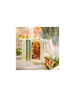 Maquette Floral Corner Book Nook - Rolife
