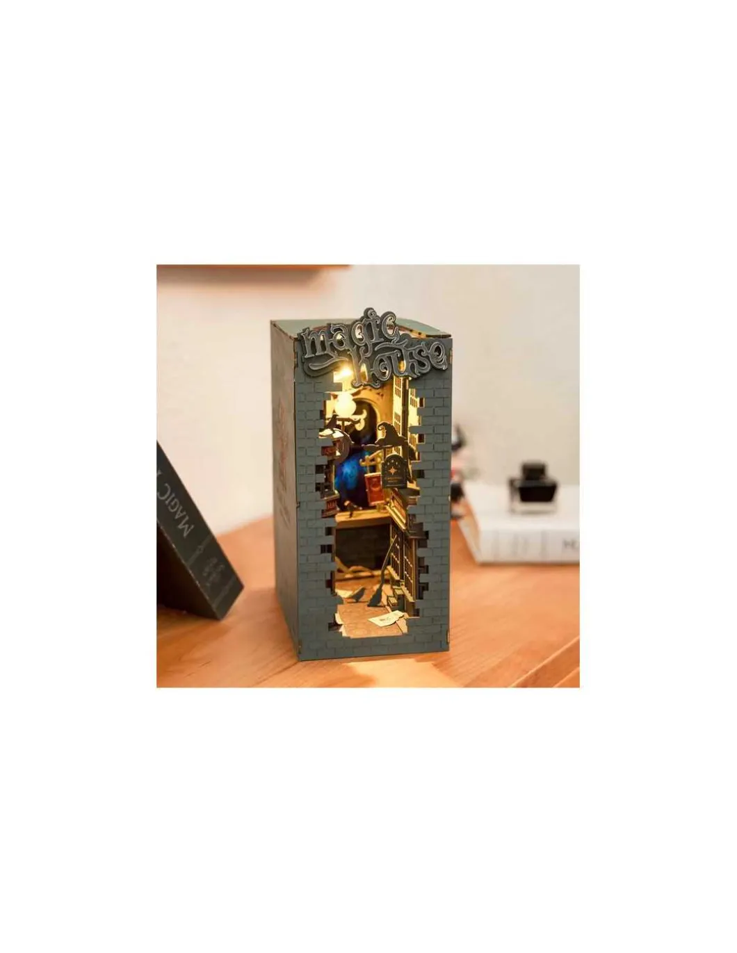 Maquette Magic House Book Nook - Rolife