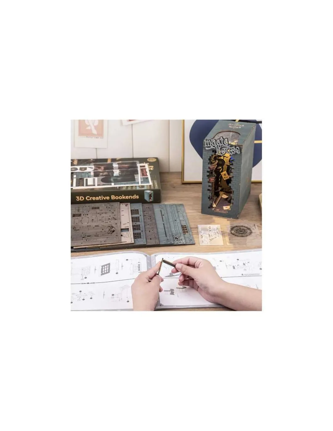 Maquette Magic House Book Nook - Rolife