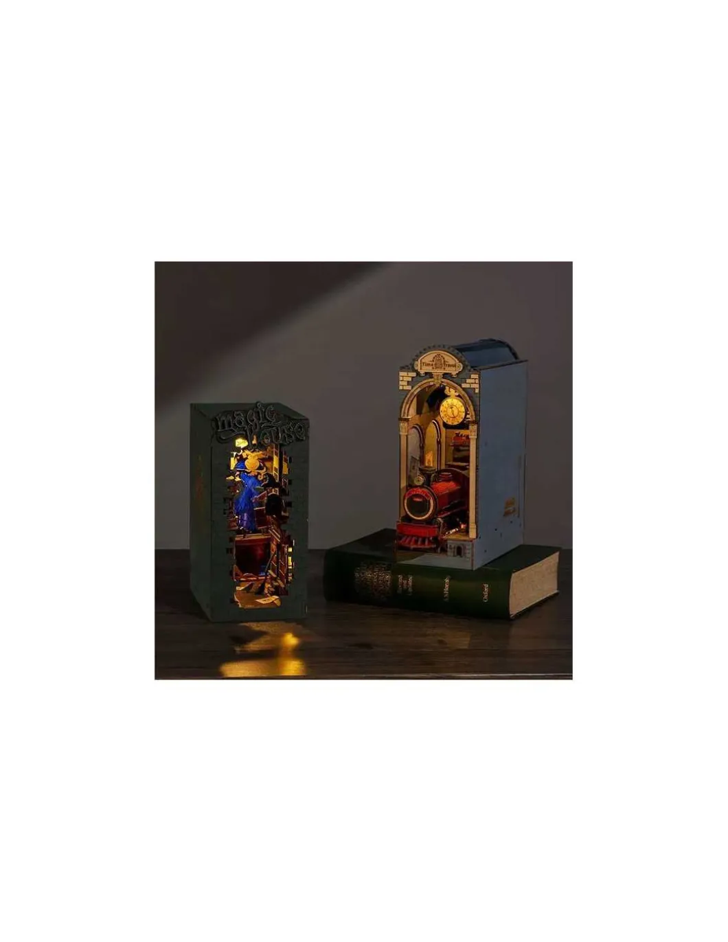 Maquette Time Travel Book Nook - Rolife